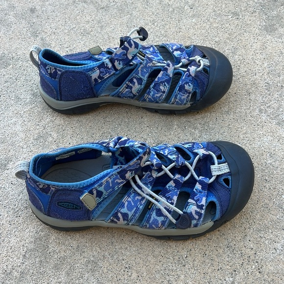 KEEN Kids Newport H2O Blue Camo Water Sandal Size 4 - Picture 2 of 9